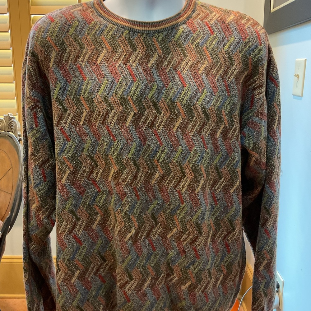 Library Men’s  Crewneck Sweater with Chevron Pattern size L